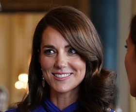 Kate Middleton že oklicana za najlepše oblečeno: Na predvečer kraljevega kronanja nikoli lepša v kraljevsko modri