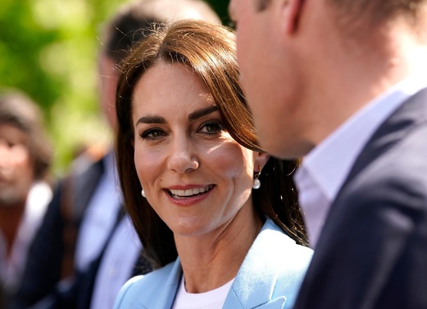 Kate Middleton je na velikem kosilu ob kronanju, britanskem družabnem dogodku za boj proti osamljenosti in spodbujanje skupnosti k druženju …