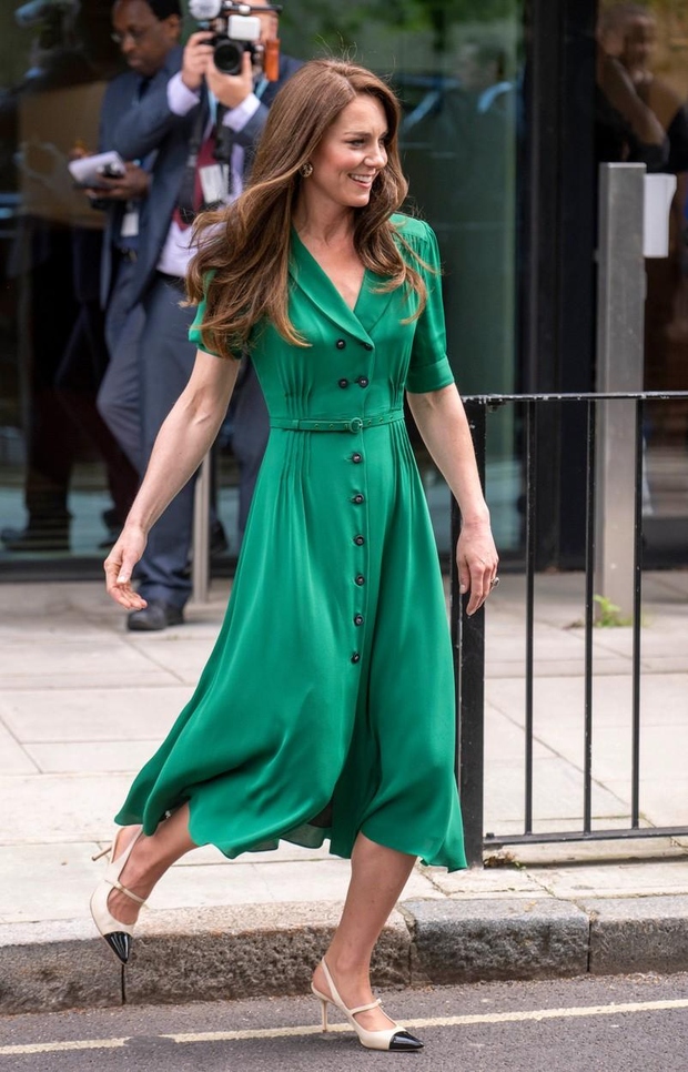 Videz Kate Middleton je brezhibna izbira za dogodek, ki narekuje določeno raven elegance, pa naj bo to poslovno kosilo ali …