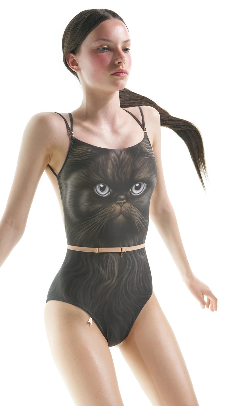 Lanski zmagovalec Elle modni oblikovalec Just A Corpse predstavil novo kolekcijo JAC-CAT, navdihnjeno z močno povezavo med baletom in mačkami (foto: promocijsko gradivo)