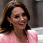 Niti Kate Middleton se ne more upreti rožnatemu razpoloženju letošnjega poletja: Princesa navdušila v rožnatem kostimu, ki ga vidimo prvič