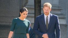 Meghan Markle pošilja "strupene puščice" kraljevi družini: Harry ni odšel, ker bi želel svobodo, to je pravi razlog