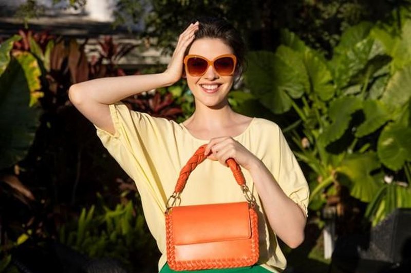 Popolni poletni stil z neskončno zapeljivimi kombinacijami torbic in poletnih sandal! (foto: Deichmann)