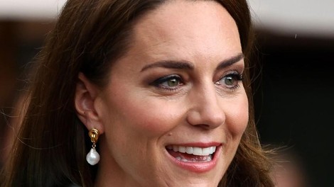 Pravijo, da ga pokliče pozno zvečer, za Williamovim hrbtom: Zadnji trač o Kate Middleton je Britance pustil odprtih ust