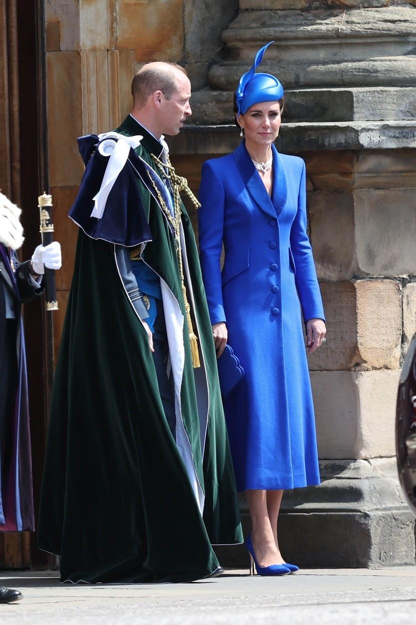 Kate, ki se vedno zaveda moči svoje garderobe, je od septembrske smrti kraljice Elizabete II. nosila številne kose, s katerimi …