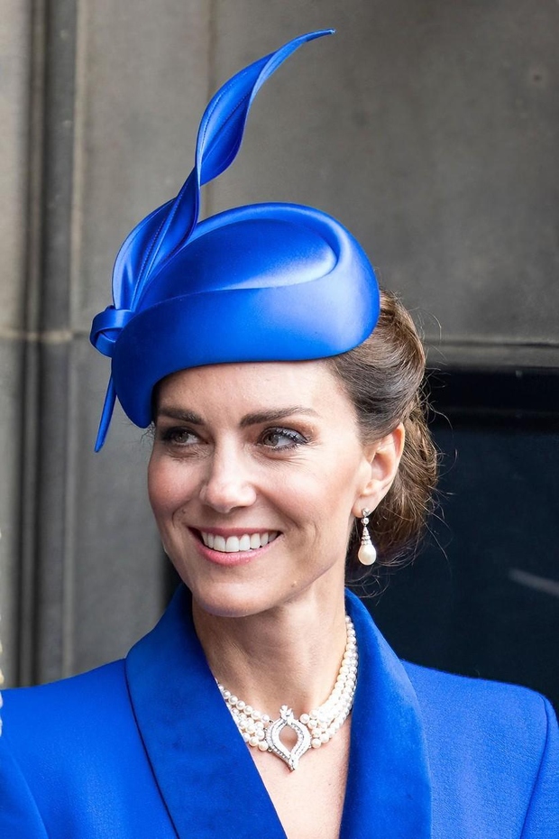 Valižanska princesa se za uradne priložnosti pogosto odloči za oblikovalko Catherine Walker in nakit iz kraljeve zapuščine. Zato ni presenetljivo, …