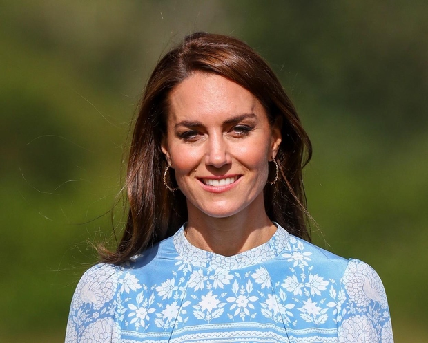 V poletni garderobi valižanske princese to sezono prevladujejo pastelne barve. Njen zadnji videz si oglejte na naslednji fotografiji.