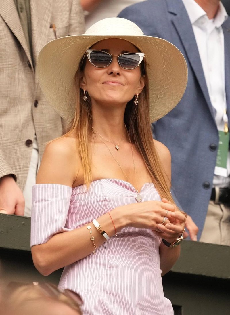 Zakaj ves svet govori o stajlingih Jelene Đoković na Wimbledonu? (foto: Profimedia)