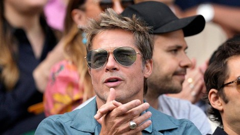 Hollywoodski lepotec Brad Pitt v Wimbledonu v zanimivi družbi (FOTO)