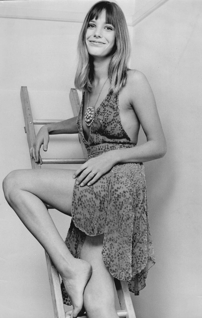 Ta anti trend kopalk, ki jih je oboževala Jane Birkin boste želeli posnemati (kot nalašč za ženske nad 40) (foto: Profimedia)