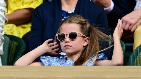 Princesa Charlotte je stara komaj 8 let, staršem pa že povzroča preglavice: To so posledice po vsakem njenem javnem nastopu