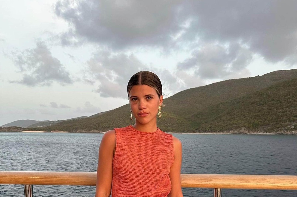 Manikira "borovničevo mleko" je najbolj zaželena poletna manikira, ki je že obnorela TikTok, nanjo pa prisega tudi Sofia Richie (foto: Profimedia)