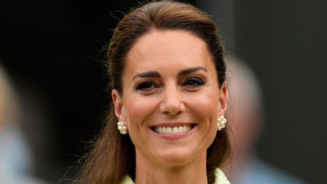 Dvanajst let po poroki šminka Kate Middleton povzroča razburjenje na družbenih omrežjih: To je diskretni odtenek, s katerim je valižanska princesa dahnila "usodni da"