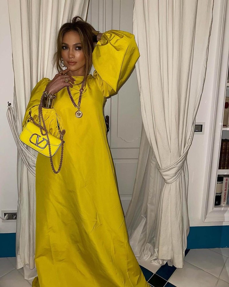 Pozabite na motive džungle in barvitost: Najlepšo manikiro tega poletja je imela Jennifer Lopez— in jo bo nosila vso jesen (foto: Profimedia)