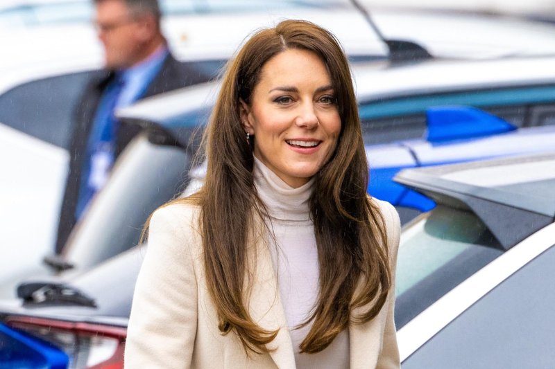 Znano je, kaj v dnevu zaužije Kate Middleton, da ohranja svojo vitko postavo: Za kosilo se drži surove prehrane, a za večerjo tega nikdar ne izpusti
