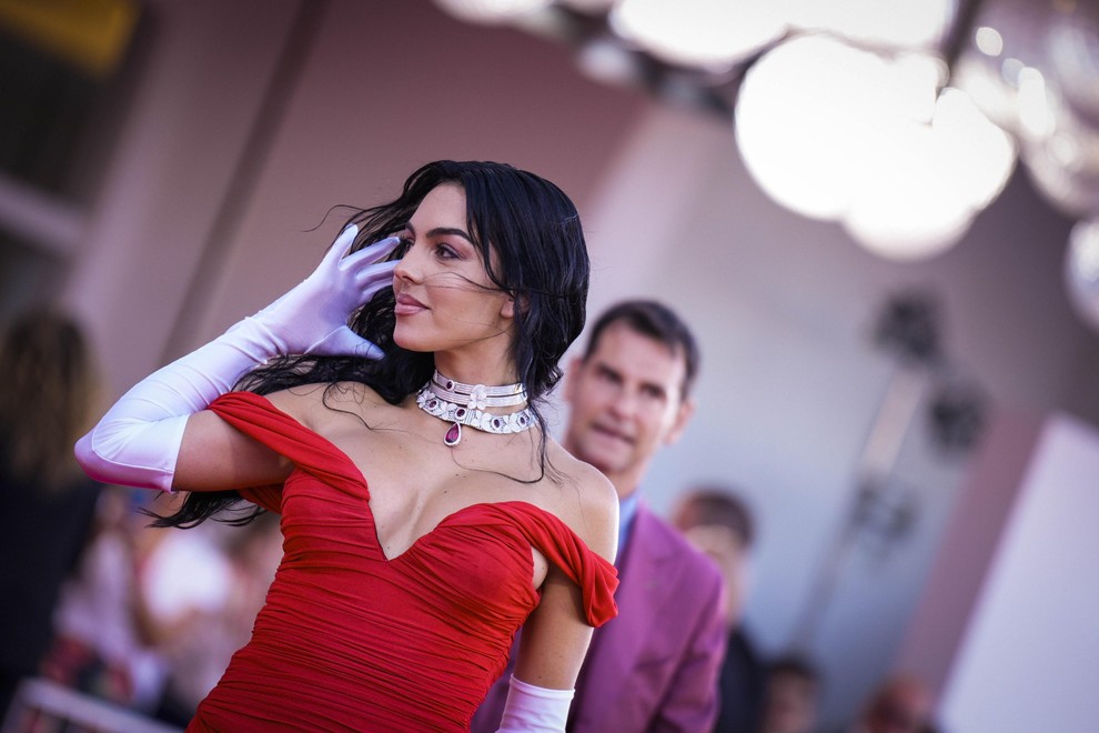 Georgina Rodriguez, vplivnica in izbranka najslavnejšega nogometaša na svetu, katere resničnostna serija "Georgina" je uspešnica na Netflixu, se je udeležila …