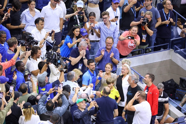 Srbski teniški zvezdnik Novak Đoković je v nedeljo slavil na odprtem prvenstvu ZDA v New Yorku, kjer je po dobrih …