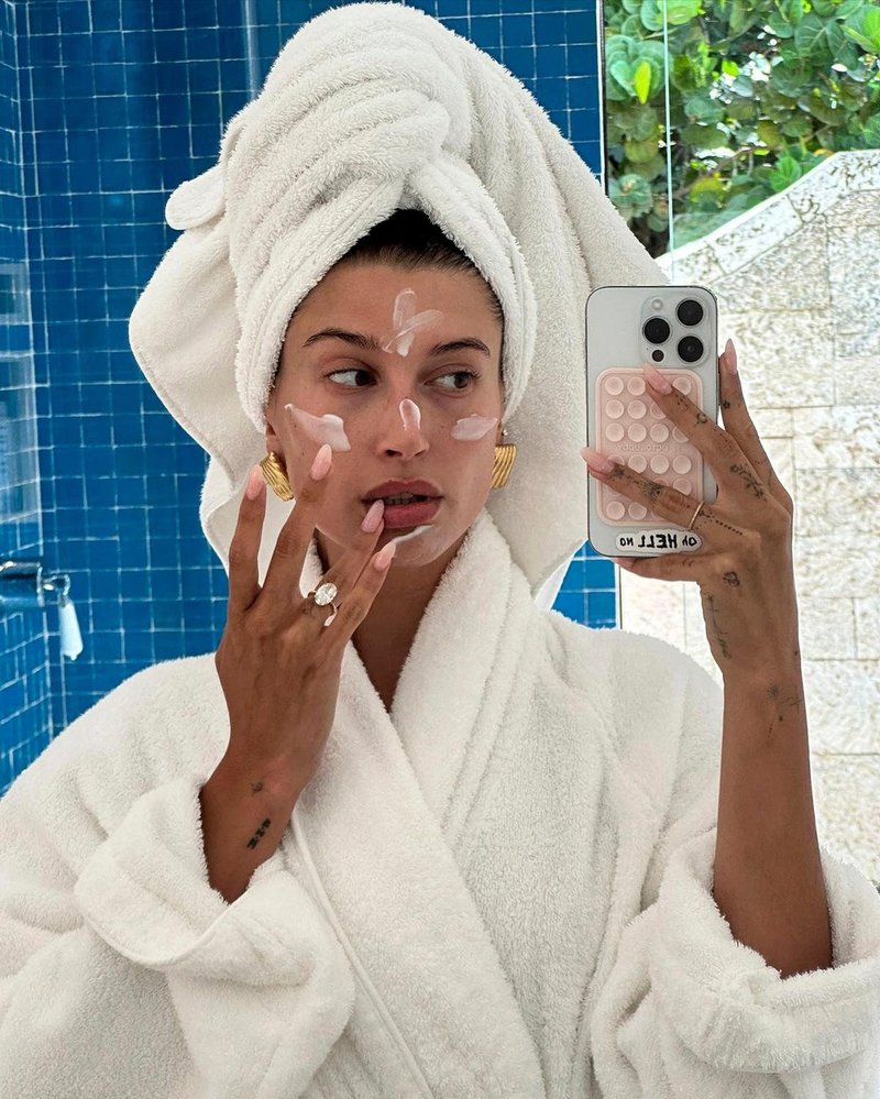 Lepotni nasvet: Zakaj bi vam vsak odsvetoval, da šampon za lase uporabite kot gel za prhanje (in obratno)? (foto: Profimedia)