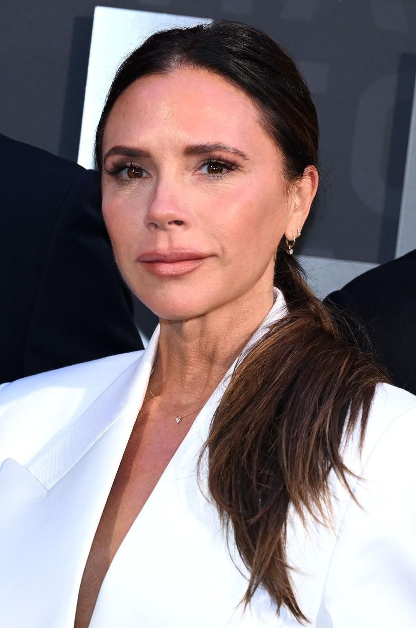 Victoria Beckham je navdušila francosko prestolnico. Med tednom mode je zavzela 7. okrožje in pod budnim očesom gostov, med katerimi …