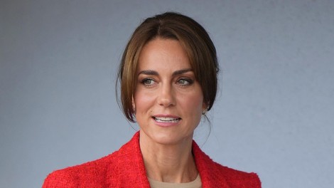 Valižanska princesa posodobila svoj videz s pričesko, ki jo kraljeva dama le redko uporablja: Kate Middleton se je odločila za odmik od svojega značilnega lepotnega sloga