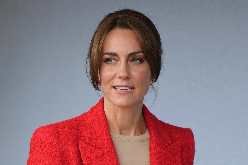 Valižanska princesa posodobila svoj videz s pričesko, ki jo kraljeva dama le redko uporablja: Kate Middleton se je odločila za odmik od svojega značilnega lepotnega sloga (foto: Profimedia)