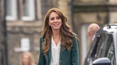 Govori se, da za oblačila letno porabi 66.000 evrov: Kaj Kate Middleton naredi z dizajnerskimi oblačili, potem ko jih nosi?
