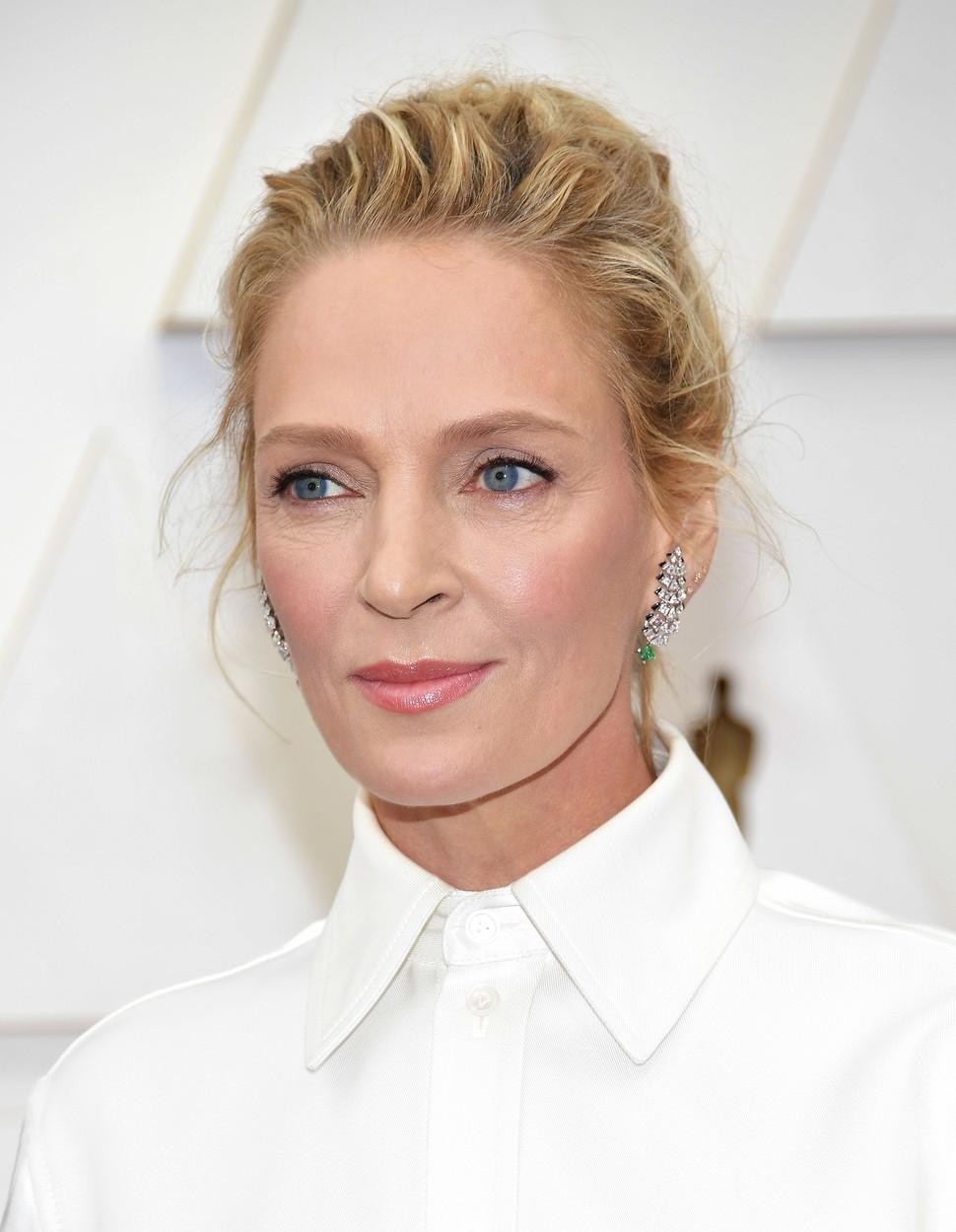 Uma Thurman je v oddaji The View v New Yorku razkrila svoj novi videz, ki bi ga lahko nosila Bree …