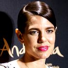 Charlotte Casiraghi v bleščečih rožnatih aplikacijah: Vnukinja Grace Kelly očarala Sevillo s stajlingom, rezerviranim za dame