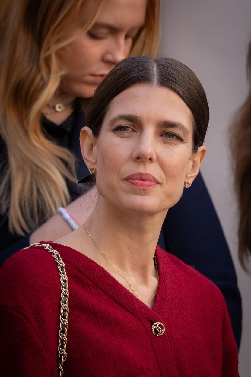 Charlotte Casiraghi je znova dokazala, da je najboljša Chanelova ambasadorka. Tokrat je to storila ob nacionalnem dnevu Monaka 2023, ko …