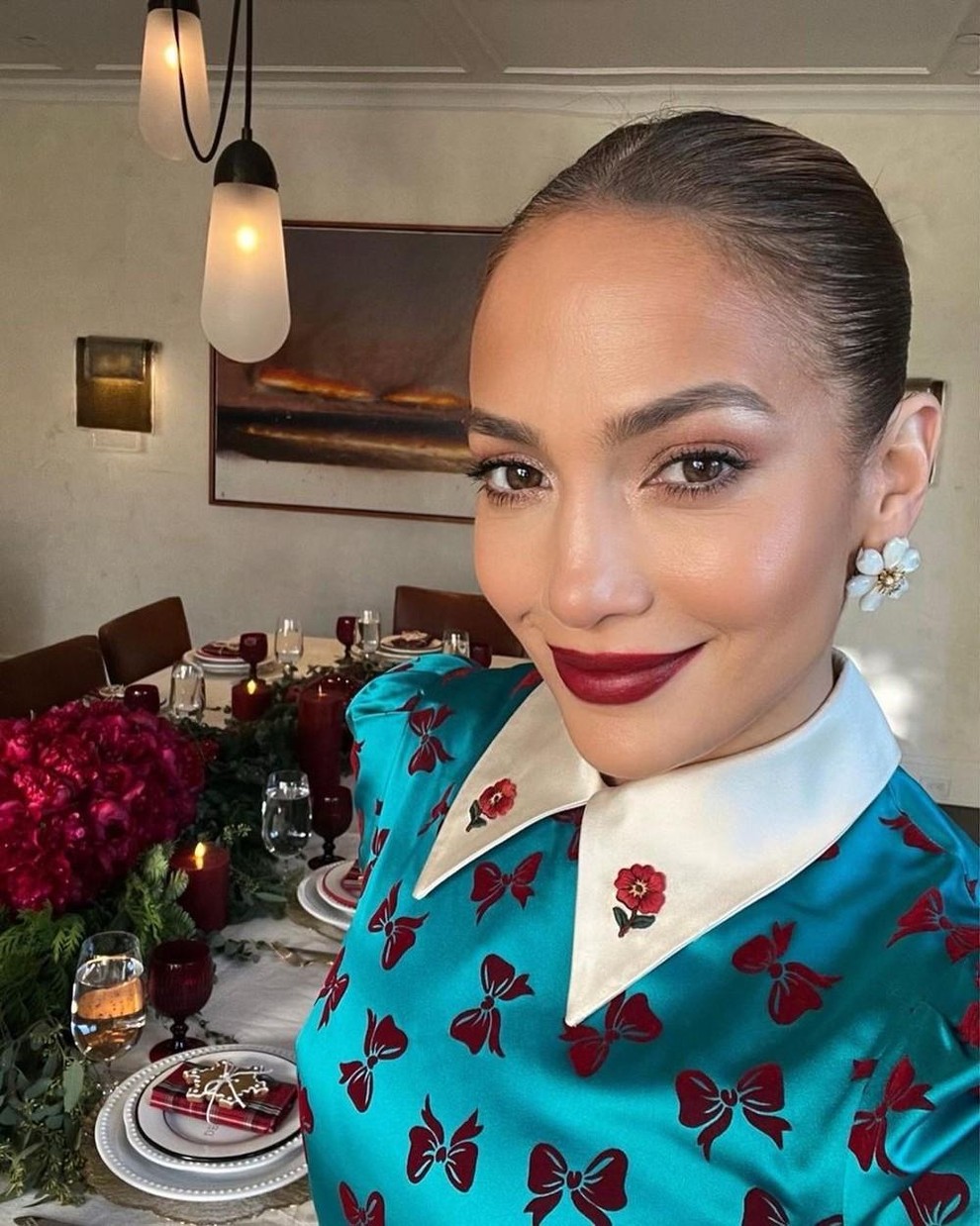 Jennifer Lopez je znana po svojem ekstravagantnem stilu, ki je sestavljen iz številnih čudovitih modnih kombinacij. V njih se prepletajo …