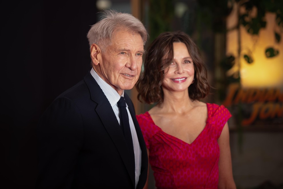 Harrison Ford in Calista Flockhart sta oba legenadrna ameriška igralca; ona je postala kultna kot "Raztresena Ally", on pa kot …