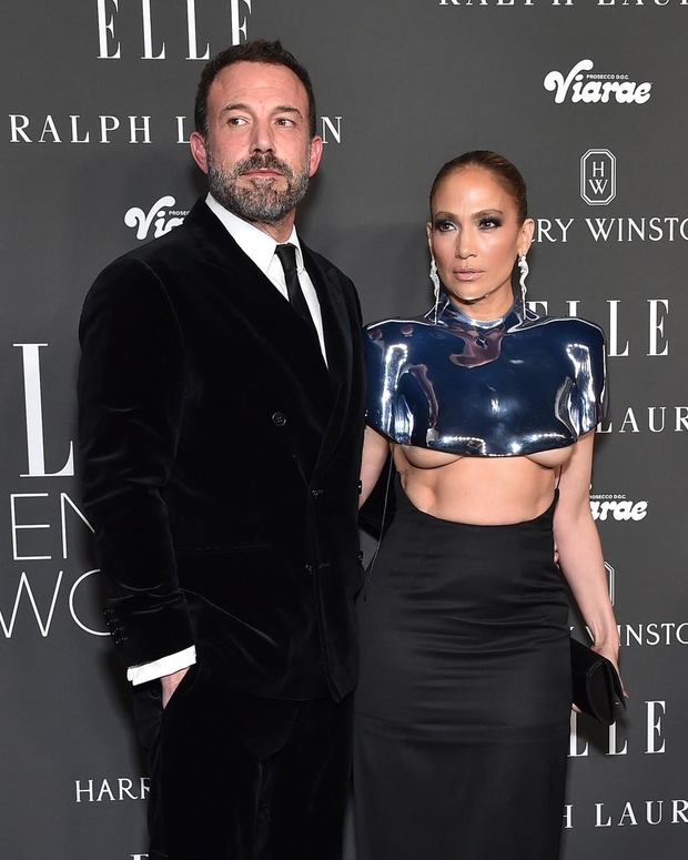 Jennifer Lopez je revija Elle razglasila za veliko modno ikono in vzornico, v zahvalnem govoru pa je dejala, da je …