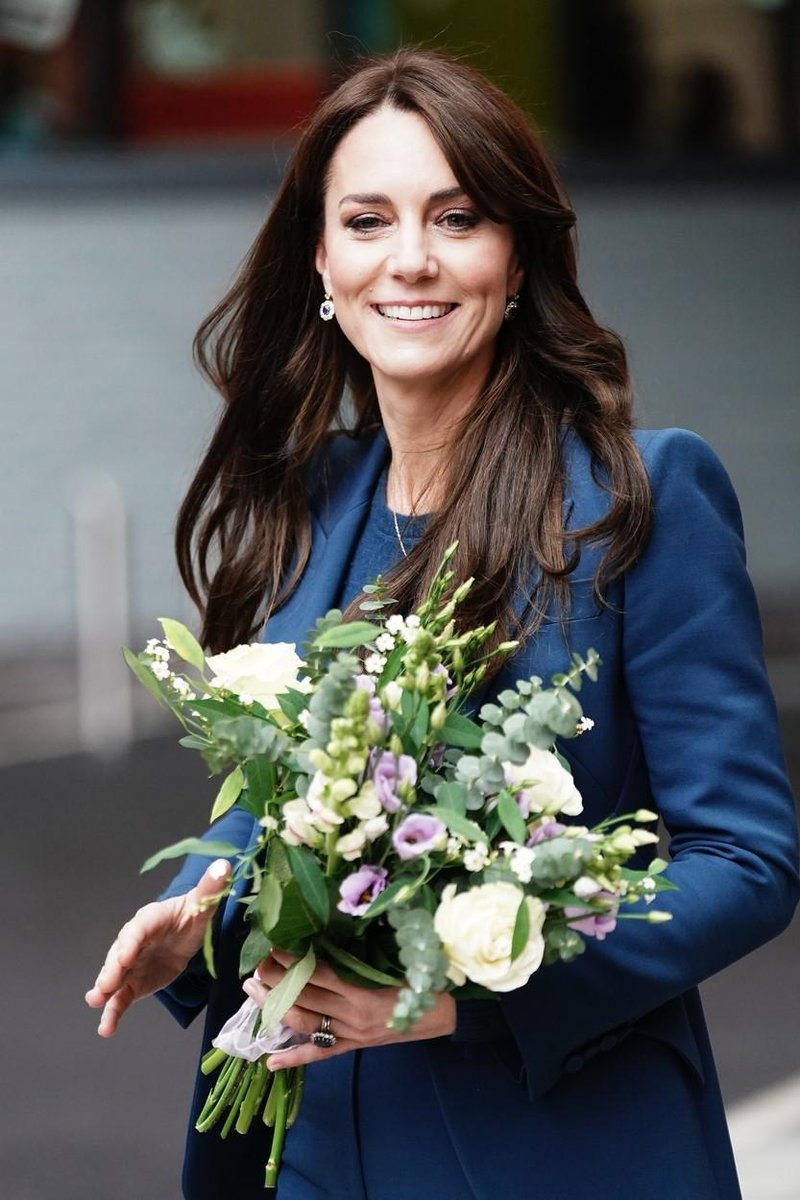 Kot so sporočili javnosti, je operacije Kate Middleton potekala dobro in uspešno okreva. (foto: Profimedia)