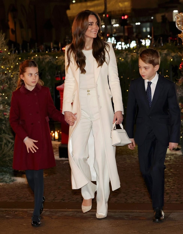 Vsi videzi, kjer sta se Kate Middleton in mala princesa Charlotte popolnoma modno ujemali
