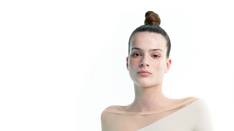 12. 12. ob 12.12: Prejemnik nagrade Elle modni oblikovalec 2022 Just A Corpse predstavlja novo kolekcijo Vertigo, ki jo navdihujeta krožnost in vrtenje