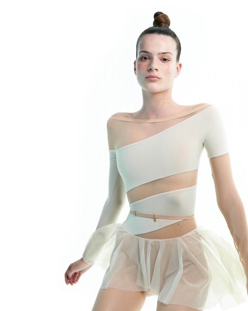 12. 12. ob 12.12: Prejemnik nagrade Elle modni oblikovalec 2022 Just A Corpse predstavlja novo kolekcijo Vertigo, ki jo navdihujeta krožnost in vrtenje (foto: promocijsko gradivo)