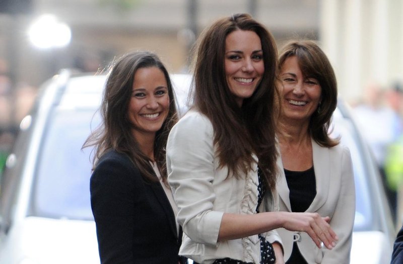 Kako točno je Kate Middleton "ujela" princa Williama? Njena mama je imela menda pri tem ključno vlogo in odlično strategijo (foto: Profimedia)