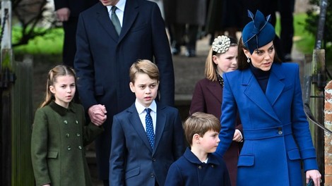 William in Kate delila še nikoli videno fotografijo princa Georgea, princese Charlotte in princa Louisa za božič