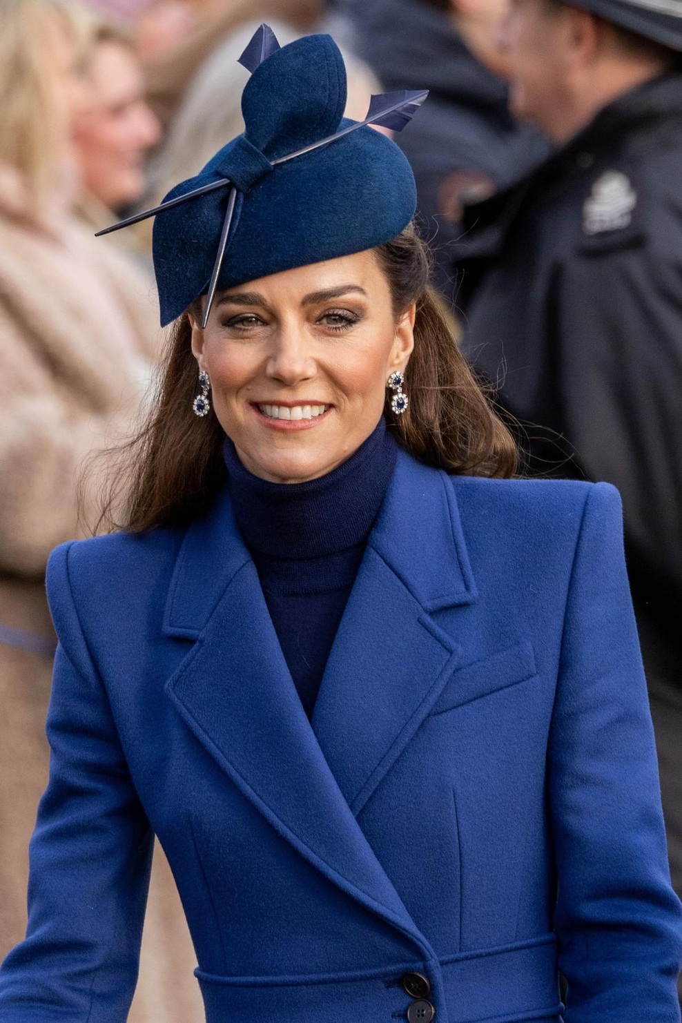 Valižanska princesa je pogosto vir navdiha zaradi svojega elegantnega videza, pa tudi zaradi svojih bujnih, rjavih las. Za svojo poroko pa je opazno odstopala od kraljevskega pravila. (foto: Profimedia)