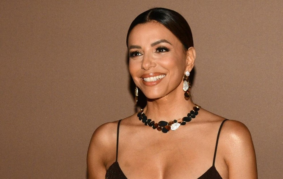 Eva Longoria, znana igralka in producentka, se je s sinčkom tokrat mudila španski Marbelli, kjer je pokazala stran, kakršne pri …