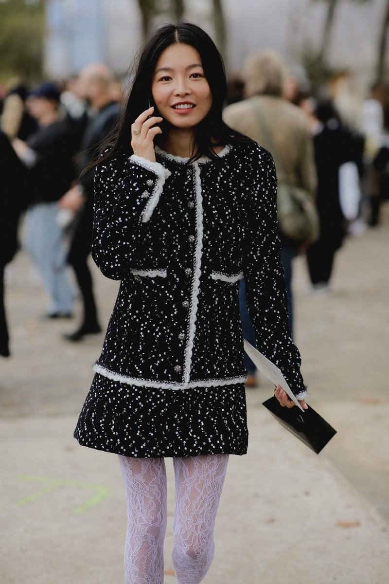 Zarina jopica v slogu Chanela za 30 evrov je uspešnica med modnimi dekleti (kot nalašč za nošenje s kavbojkami) (foto: Profimedia)