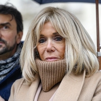 Tudi najpreprostejši videz je videti drago, močno in elegantno: Trik Brigitte Macron, ki bi ga morala poznati vsaka ženska nad 50 let