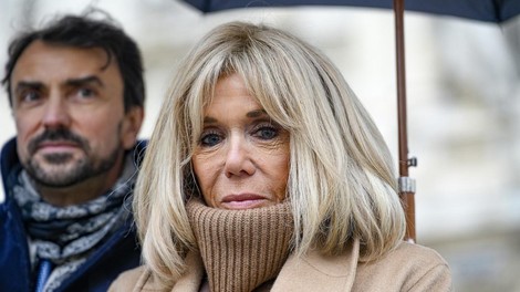 Tudi najpreprostejši videz je videti drago, močno in elegantno: Trik Brigitte Macron, ki bi ga morala poznati vsaka ženska nad 50 let