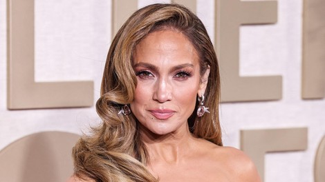 Dramatična "boho" preobrazba pevke Jennifer Lopez: To je videz, ki se ga v letu 2024 ne bomo naveličali