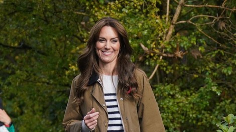 Kate Middleton in princa Williama opazili v trgovini z živili v Norfolku, kjer sta kupovala... čokolado!