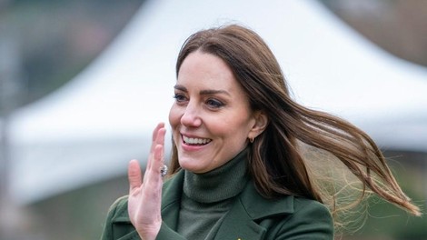 Zara je pravkar izdala elegantni volneni plašč, v katerem se boste počutili kot Kate Middleton