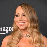 Kraljica božiča, a tokrat ne modnega stila: Mariah Carey ali kako lahko gre tudi bež stajling narobe
