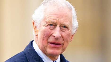 Po pogovoru s Harryjem sprejela nepričakovano odločitev: Kralj Charles in kraljica Camilla nenadoma zapustila London