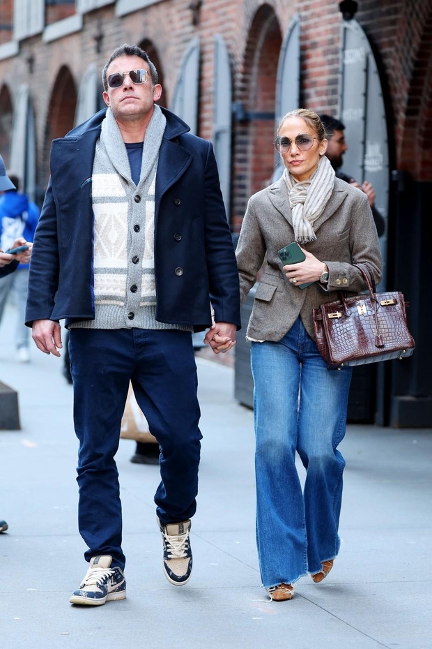 Jennifer Lopez se je v spremstvu svojega moža Bena Afflecka v New Yorku odpravila v oblačilih, ki bi si jih …