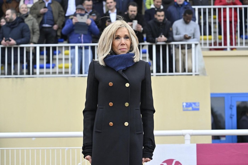 Brigitte Macron si je privoščila nenavaden 'izlet' na nogometni stadion, in sicer z razlogom, ki ji je še posebej pri …